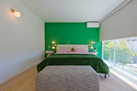 Vende-se Moradia T4 de luxo, com piscina, no exclusivo condomínio “Vale Utopia” em Carnaxide