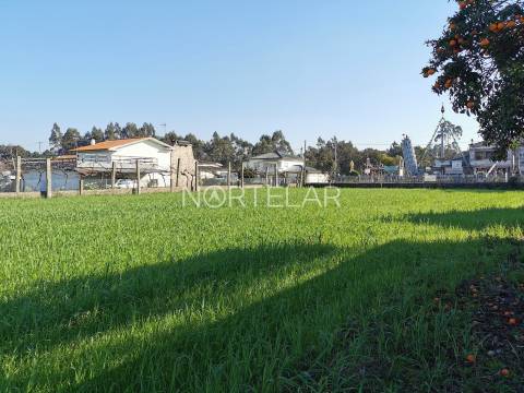 Terreno Urbano em Bougado, Trofa 3000m²