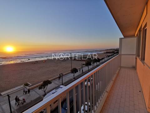 T3 com Varanda e Vista Mar – Póvoa de Varzim