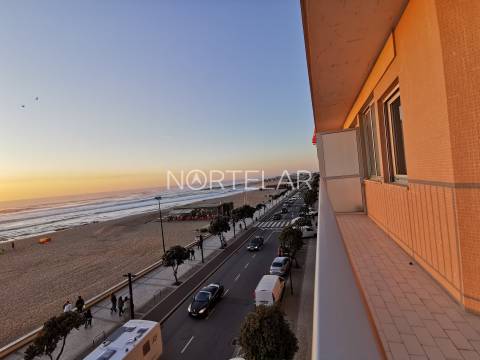 T3 com Varanda e Vista Mar – Póvoa de Varzim