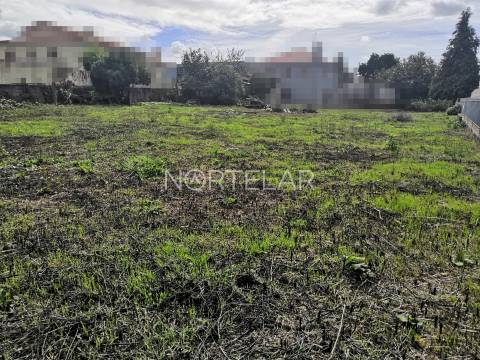 Terreno urbano 861 m² murado – Fradelos, Famalicão