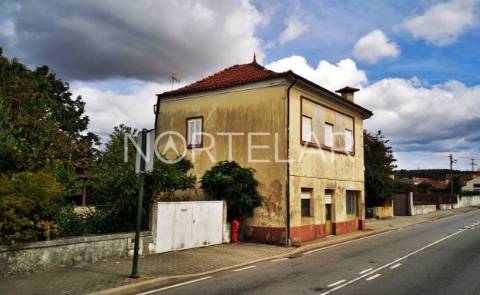 Moradia para remodelção na Trofa