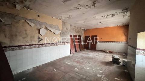 Moradia para remodelção na Trofa