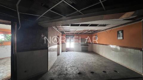 Moradia para remodelção na Trofa