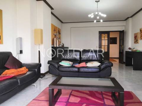 Apartamento T3 para arrendar a 200 metros da praia, Póvoa de Varzim