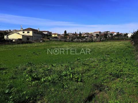 Terreno para construção de moradias centro de Ribeirão, Vila Nova de Famalicão  Lote com  PIP para c