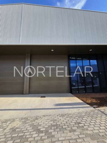 Armazém para Arrendamento na Zona Industrial de Ribeirão, Vila Nova de Famalicão