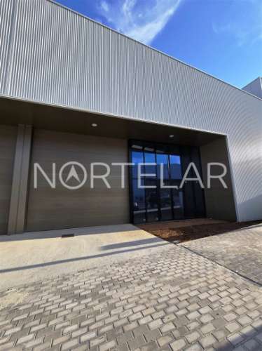 Armazém para Arrendamento na Zona Industrial de Ribeirão, Vila Nova de Famalicão