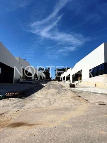 Armazém para Arrendamento na Zona Industrial de Ribeirão, Vila Nova de Famalicão