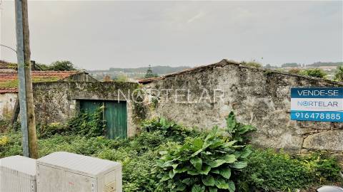 Terreno 3.280 m² com parecer para 14 moradias – Trofa