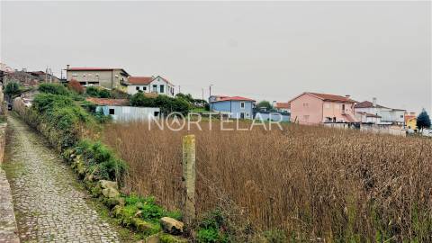 Terreno 3.280 m² com parecer para 14 moradias – Trofa