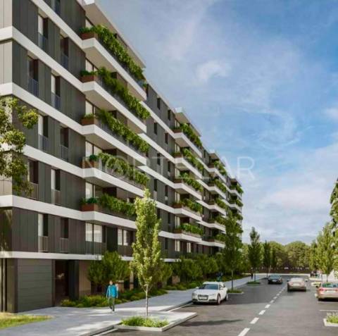 T2 novo com varanda em Ramalde, Porto