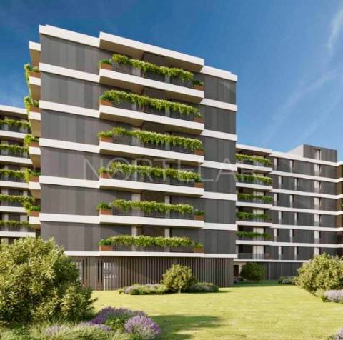 T2 novo com varanda em Ramalde, Porto