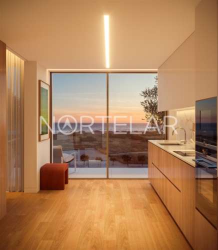 T1 luminoso com varanda e garagem no 1.º piso do VC Forte