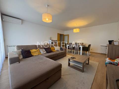 Apartamento T3 Venda em Bougado (São Martinho e Santiago),Trofa