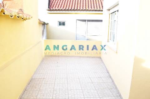 ANG150 - Apartamento T2 para Venda em Sacavém