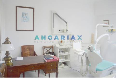 ANG151 - Clínica Medicina Dentária para Venda em Sacavém