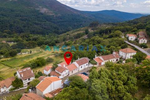 ANG264 - Moradia T5 para Venda em Castanheira de Pêra