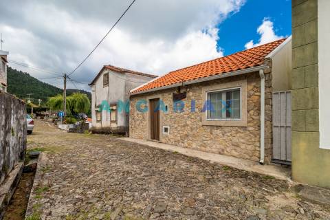 ANG264 - Moradia T5 para Venda em Castanheira de Pêra