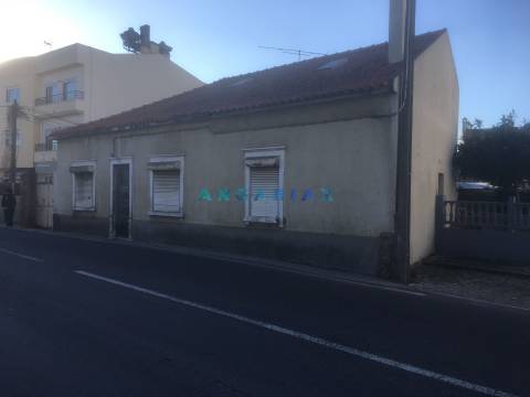 ANG354 - Terreno com projeto aprovado e Moradia T3 para Venda em Marinha Grande