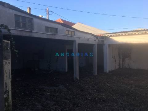 ANG354 - Terreno com projeto aprovado e Moradia T3 para Venda em Marinha Grande