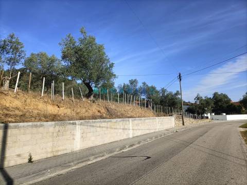 ANG627 - Terreno de 539m2 para Venda em Milagres, Leiria