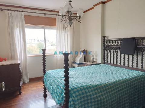 ANG675 - Apartamento T4 para Venda no centro da Figueira da Foz