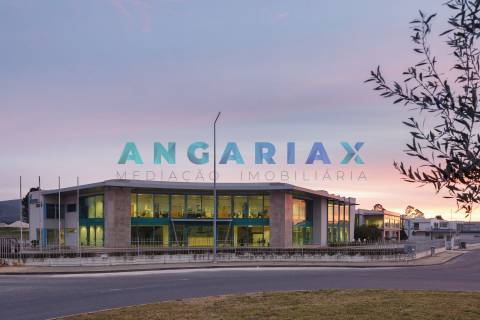 ANG737 - Pavilhão Industrial para Venda em Porto de Mós, Leiria