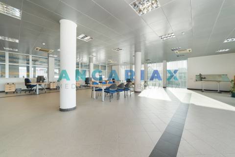 ANG737 - Pavilhão Industrial para Venda em Porto de Mós, Leiria