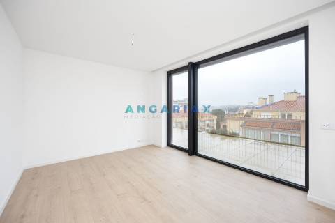 ANG765 - Apartamento T4 para Venda em Leiria
