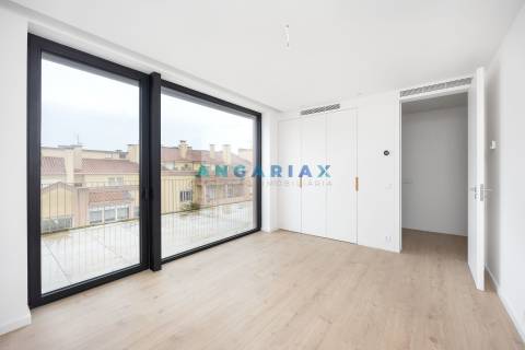 ANG765 - Apartamento T4 para Venda em Leiria