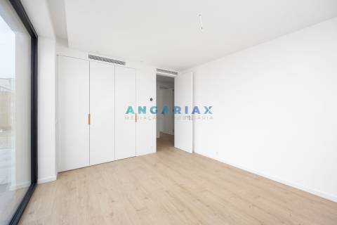 ANG765 - Apartamento T4 para Venda em Leiria