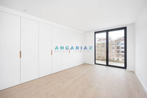ANG765 - Apartamento T4 para Venda em Leiria