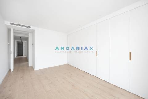 ANG765 - Apartamento T4 para Venda em Leiria