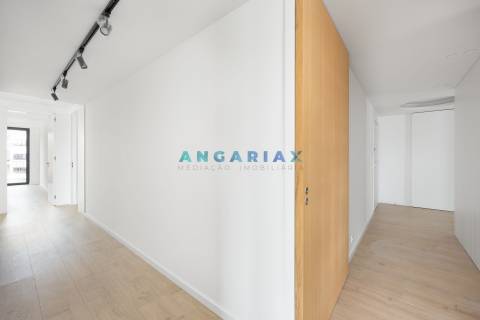 ANG765 - Apartamento T4 para Venda em Leiria
