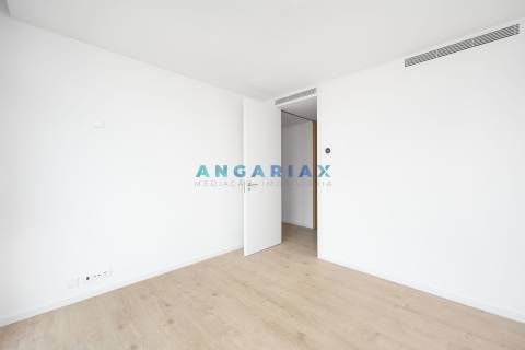 ANG765 - Apartamento T4 para Venda em Leiria