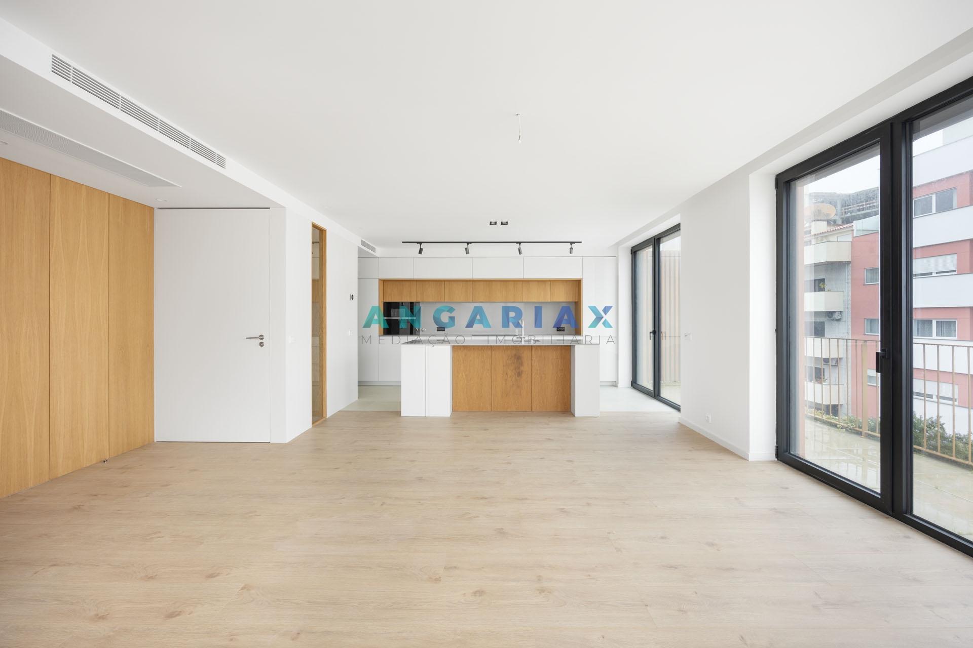 ANG765 - Apartamento T4 para Venda em Leiria