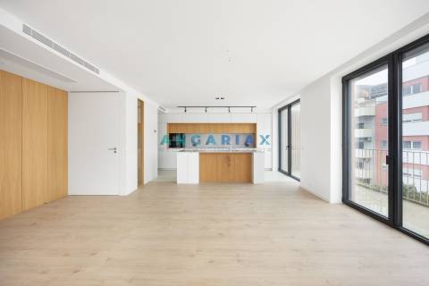 ANG765 - Apartamento T4 para Venda em Leiria
