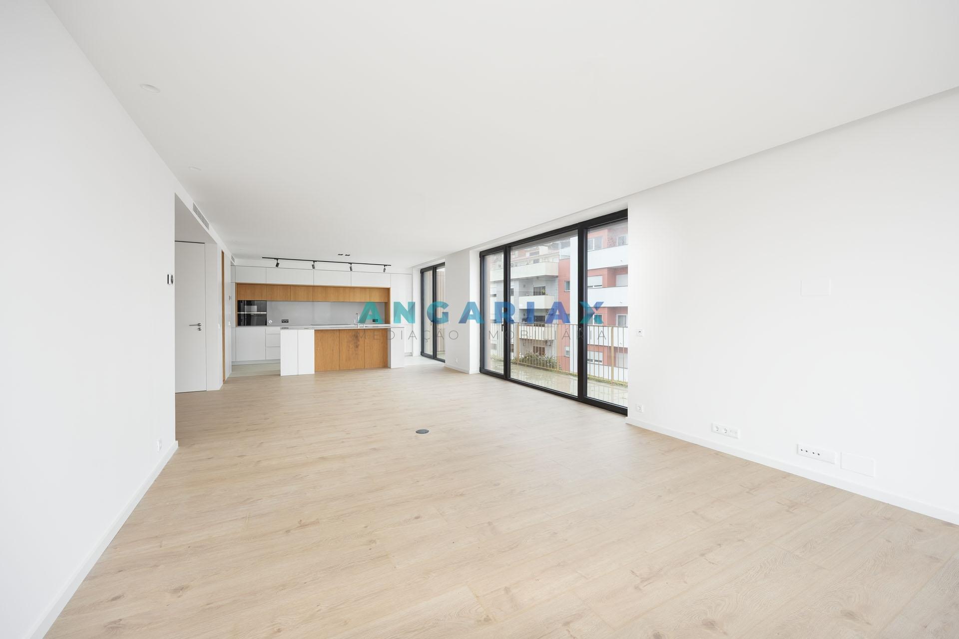 ANG765 - Apartamento T4 para Venda em Leiria