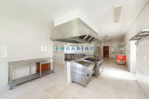 ANG831 - Quinta “ Olhos de Água” para Venda na Redinha, Pombal