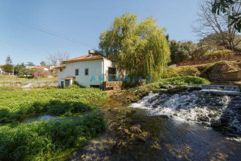 ANG831 - Quinta “ Olhos de Água” para Venda na Redinha, Pombal