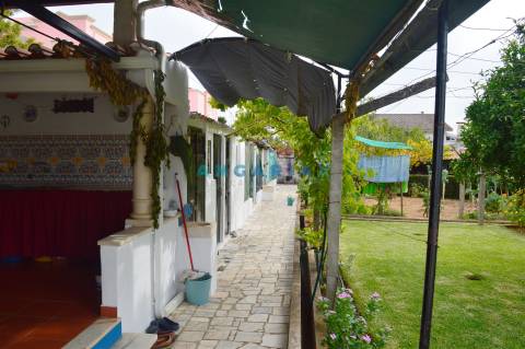 ANG900 - Moradia T3 + T2 + T1 para Venda no Entroncamento