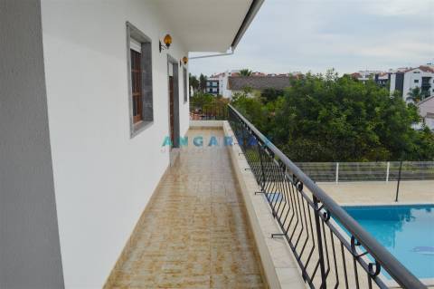 ANG900 - Moradia T3 + T2 + T1 para Venda no Entroncamento