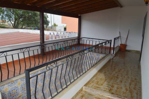 ANG900 - Moradia T3 + T2 + T1 para Venda no Entroncamento