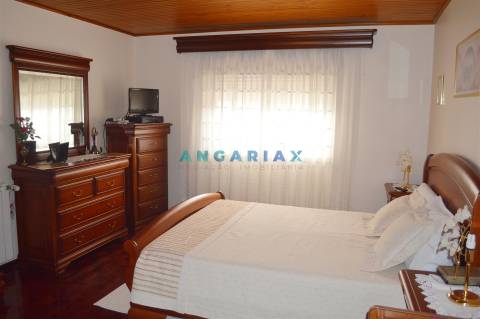 ANG900 - Moradia T3 + T2 + T1 para Venda no Entroncamento