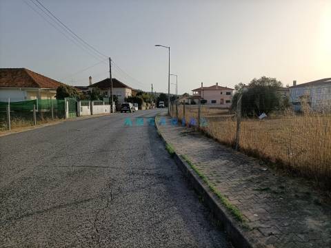 ANG902 - Terreno de 520m2 para Venda em Leiria