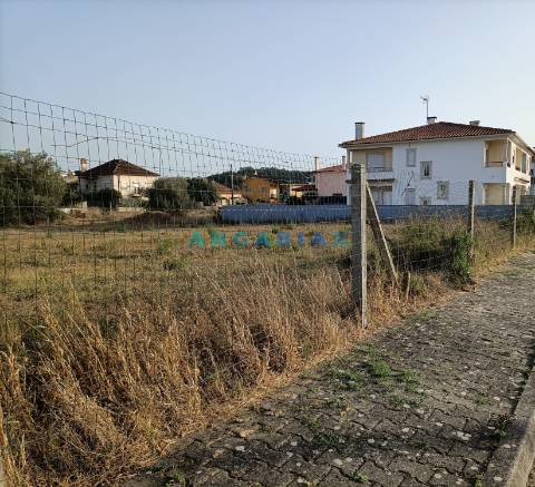 ANG903 - Terreno de 379m2 para Venda em Leiria