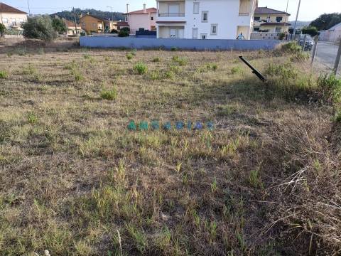 ANG903 - Terreno de 379m2 para Venda em Leiria