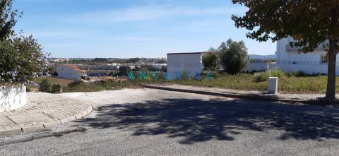 ANG928 - Terreno de 549 m2 para Venda em Parceiros, Leiria