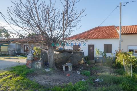 ANG977 - Moradia T4 para Venda em Porto de Mós